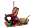 Load image into Gallery viewer, Maileg Cosy Christmas Set, Mouse