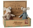 Load image into Gallery viewer, Preorder Maileg Grandma and grandpa mice in cigarbox (Expected Delivery: 3.1.26)
