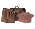 Load image into Gallery viewer, Maileg Knitted Blouse & Skirt in Suitcase, Mouse - Grandma
