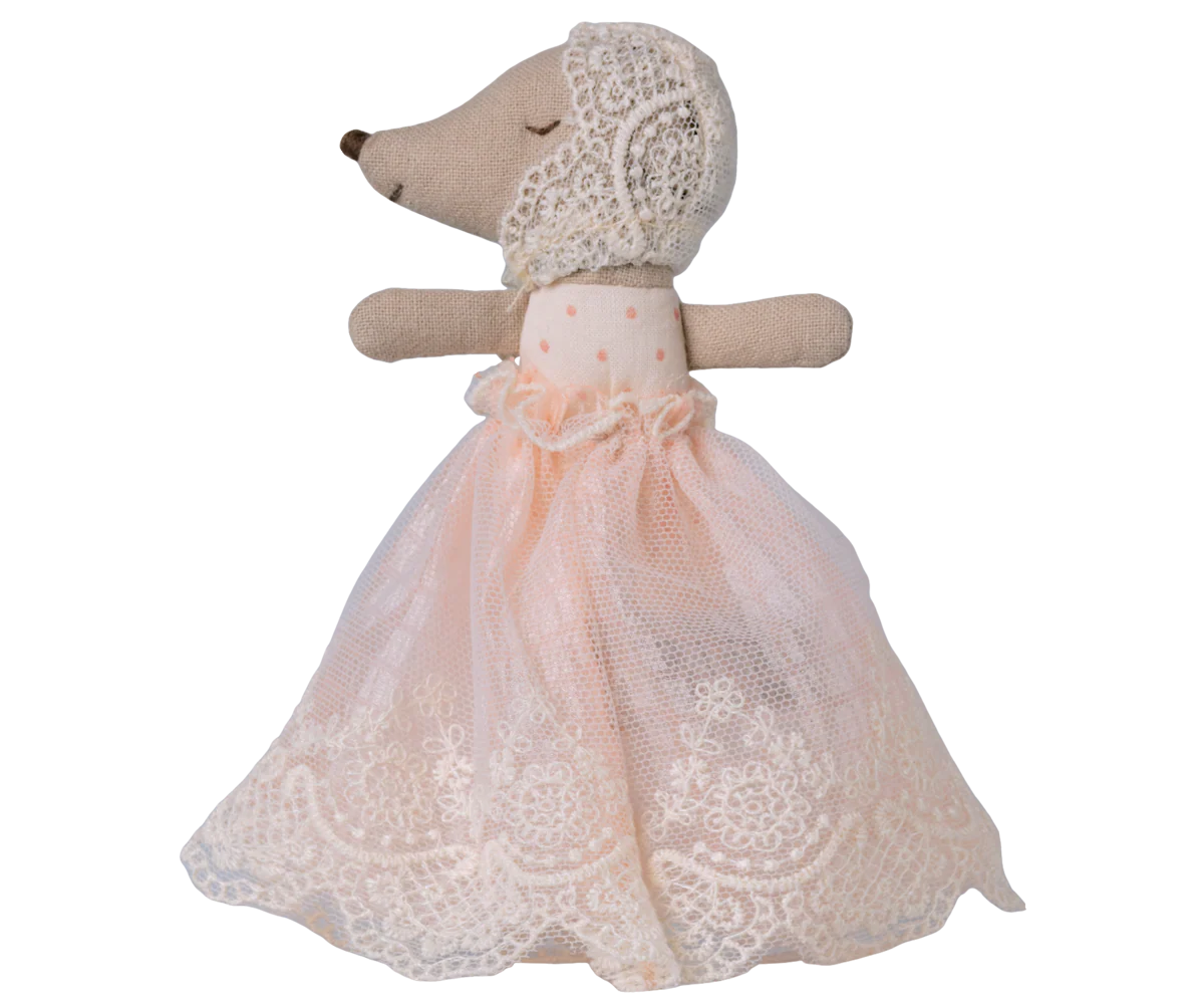 Preorder Maileg Baby mouse in gown - Powder or Mint (Expected Delivery: 6.15.26)