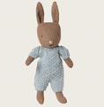 Load image into Gallery viewer, Preorder Maileg Bunny/Rabbit, Micro - Brown/Dusty, Brown/Blue, or Sand/Rose rose knitted suit (Expected Delivery 10.1.2025)
