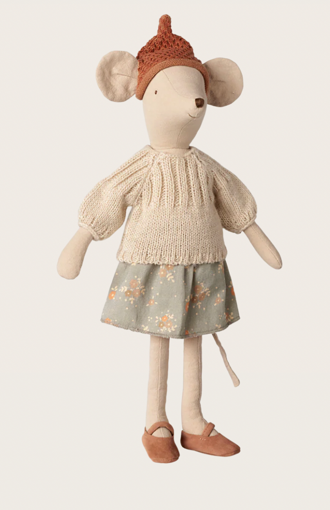 Preorder Maileg Mouse, Medium - Skirt and sweater (Expected Delivery:11.1.26)