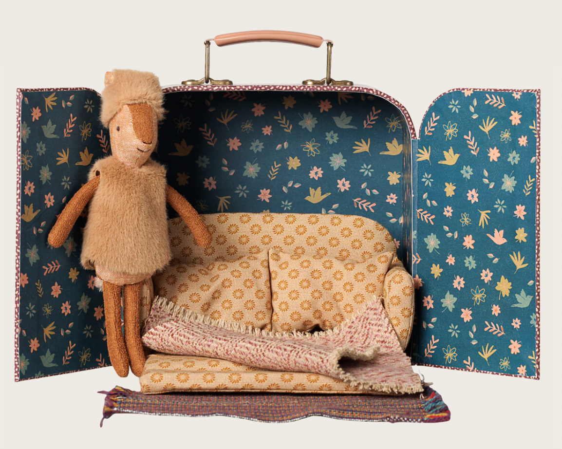 Preorder Maileg Reindeer in suitcase, Little sister (Expected Delivery: 11.1.26)