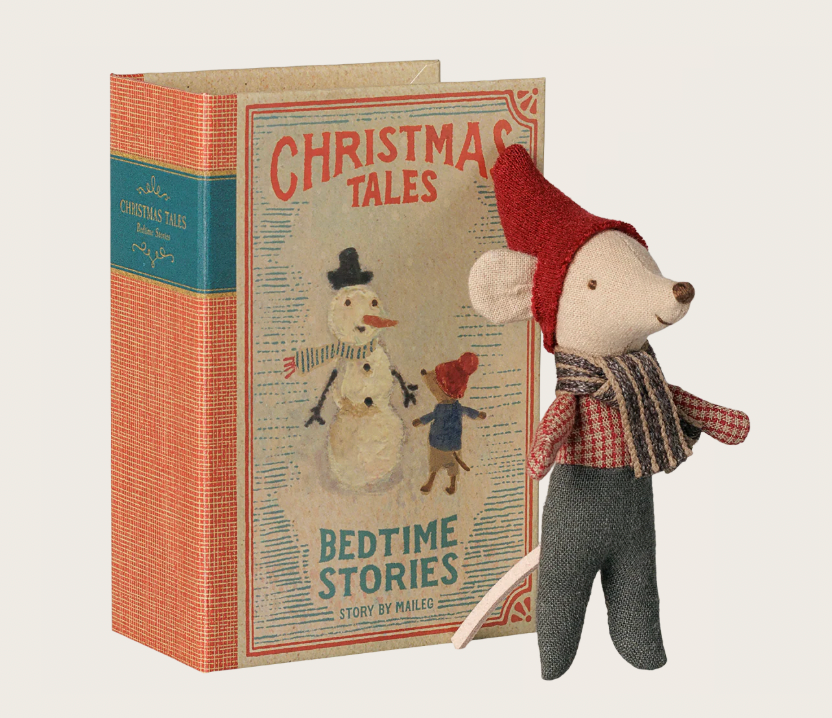 Preorder Maileg Christmas mouse, Baby in book (Expected Delivery: 9.1.26)