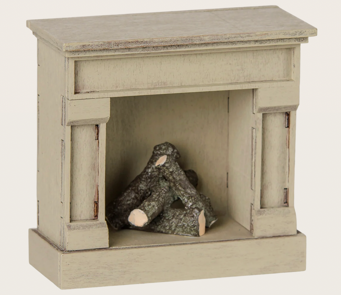 Preorder Maileg Fireplace, Mouse - Off white (Expected Delivery: 8.15.26)