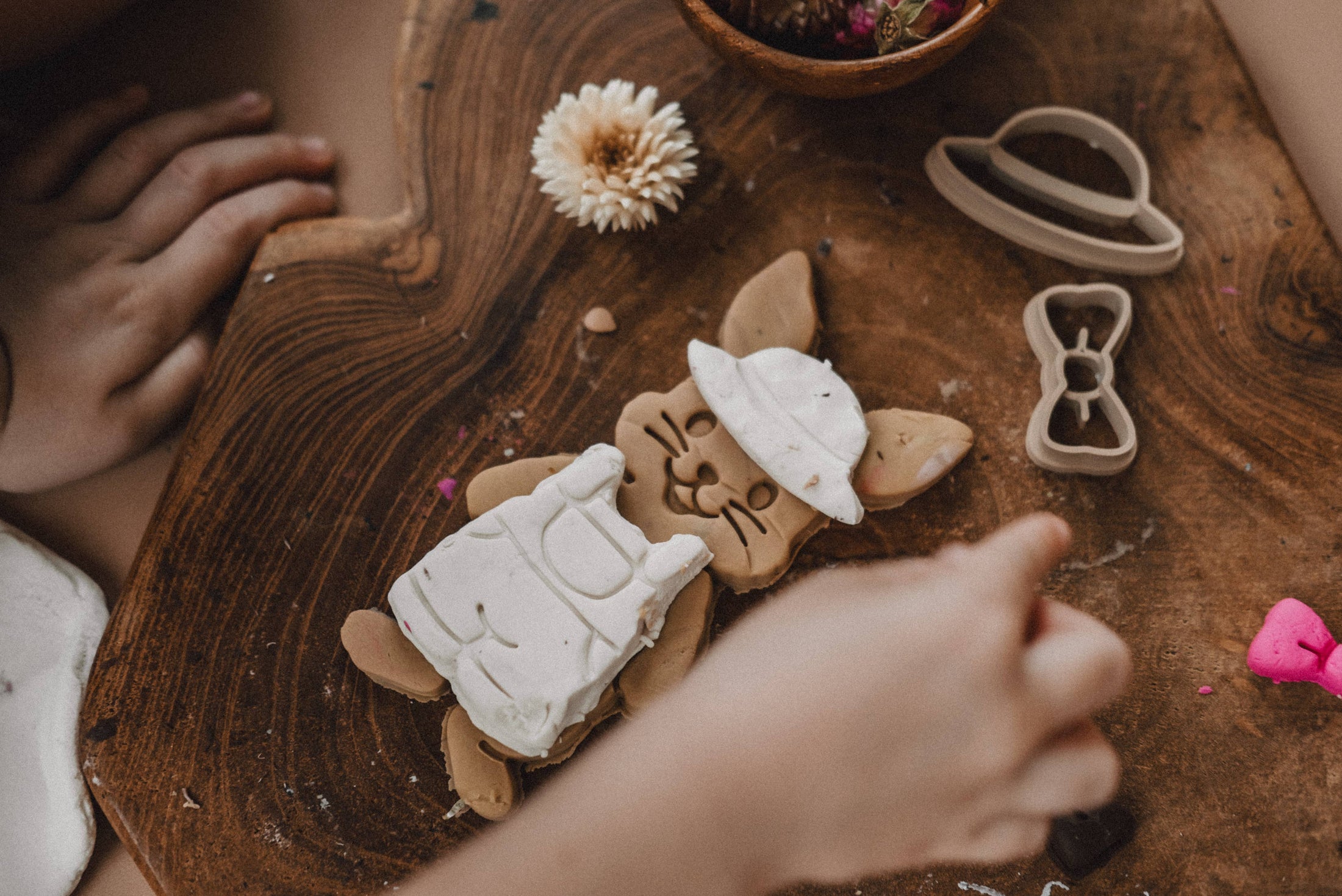 Kinfolk Pantry Bunny Dress-up Cutter Set Eco Tool