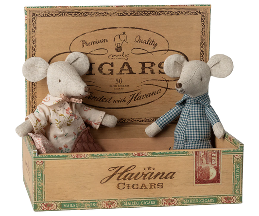 Preorder Maileg Grandma and grandpa mice in cigarbox (Expected Delivery: 3.1.26)