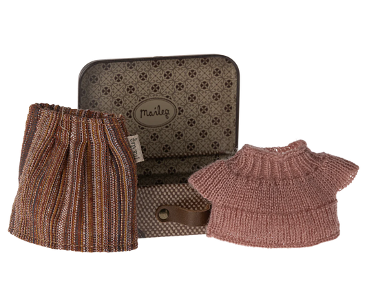 Maileg Knitted Blouse & Skirt in Suitcase, Mouse - Grandma