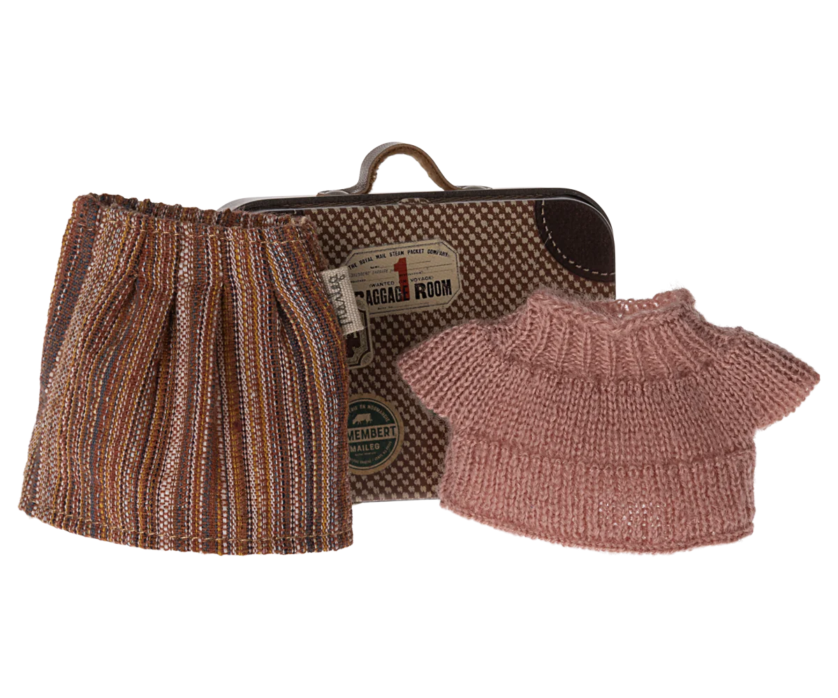 Maileg Knitted Blouse & Skirt in Suitcase, Mouse - Grandma